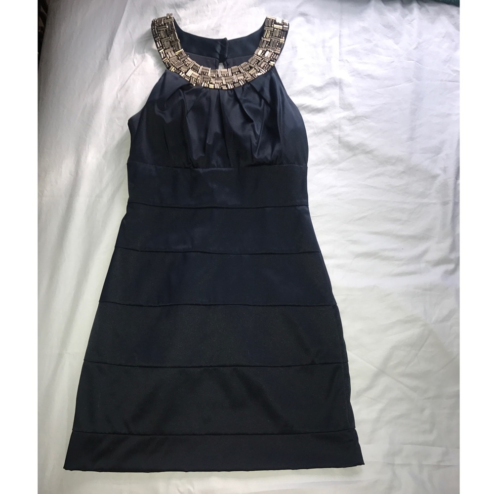 Beautiful navy blue B Darlin Dress 💎